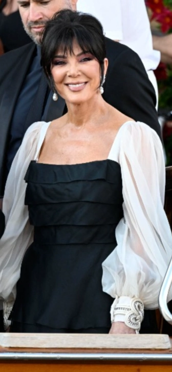 Мать Ким Кардашьян планирует построить семейный мавзолей Мать Ким Кардашьян планирует построить семейный мавзолей