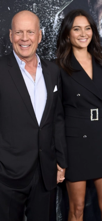 Жена Брюса Уиллиса рассказала, как деменция актера изменила их празднование Рождества