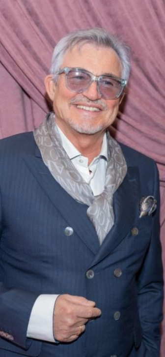 Дмитрий Дибров рассказал о планах на Новый год: «Ну хоть друзья не бросают» Дмитрий Дибров рассказал о планах на Новый год: «Ну хоть друзья не бросают»