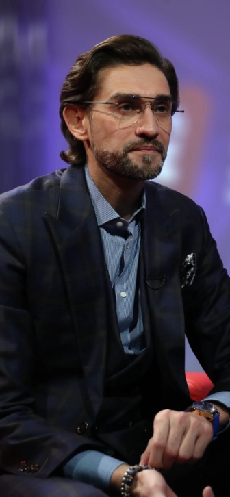 Руслан Нигматуллин снова женился, но не смог помириться с детьми Руслан Нигматуллин снова женился, но не смог помириться с детьми