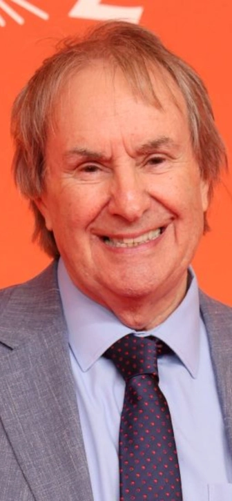 Крис де Бург впервые за долгое время вышел в свет со своей «леди в красном» — дочерью Розанной