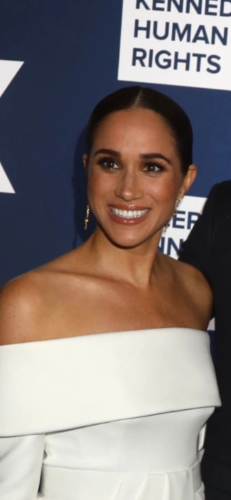 Меган Маркл готовит план мести на случай разрыва с принцем Гарри Меган Маркл готовит план мести на случай разрыва с принцем Гарри