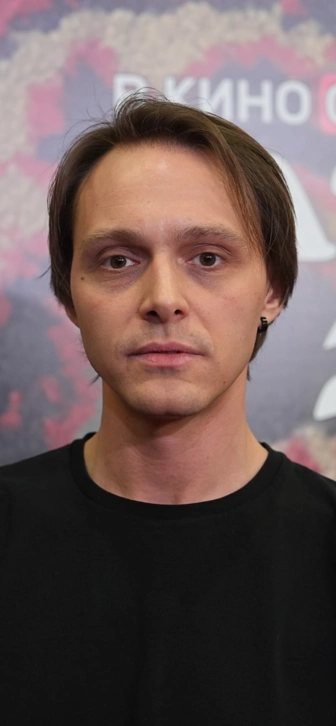 Исхудавшая звезда «Жуков» Вадим Дубровин шокировал фанатов своим видом Исхудавшая звезда «Жуков» Вадим Дубровин шокировал фанатов своим видом