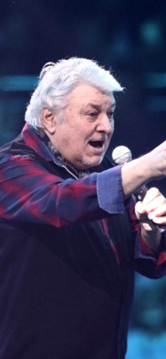 Дочь Добрынина пригрозила судом группе, гастролирующей с песнями ее отца