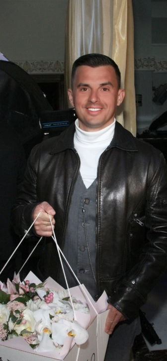 Кирилл Туриченко трогательно признался в любви к жене по особенному поводу Кирилл Туриченко трогательно признался в любви к жене по особенному поводу