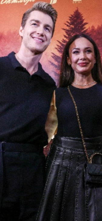 Алексей Воробьев стал отцом для дочери Аиды Гарифуллиной и занимается с ней музыкой Алексей Воробьев стал отцом для дочери Аиды Гарифуллиной и занимается с ней музыкой