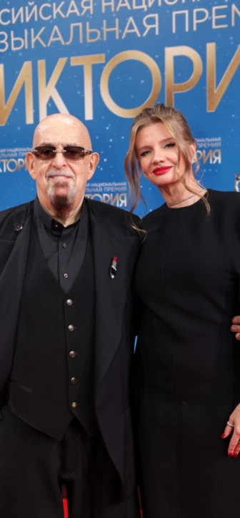 Михаил Шуфутинский подтвердил свой тайный брак Михаил Шуфутинский подтвердил свой тайный брак