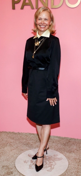 Памела Андерсон намерена сменить фамилию