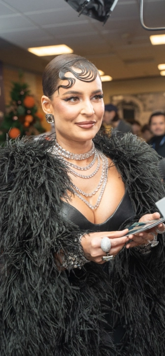 Seville рассказала о покойном дедушке во время выступления в Санкт-Петербурге