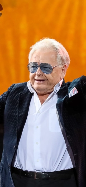 МУЗ-ТВ поздравляет Юрия Антонова с днем рождения