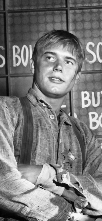 Умер актер Роджер Юинг — звезда сериалов «Дым из ствола» и «Зачарованные»