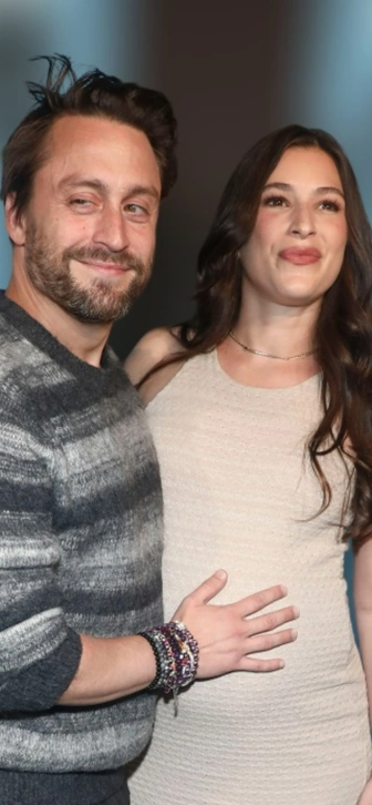 Звезда сериала «Наследники» Киран Калкин стал многодетным отцом