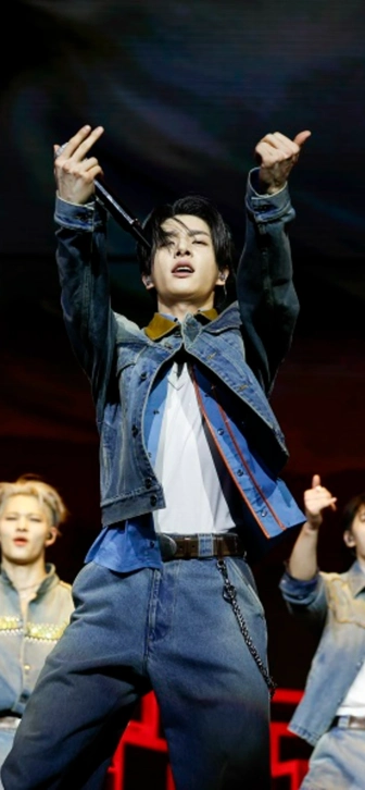 ENHYPEN выпустили седьмой концептуальный мини-альбом на вампирскую тематику