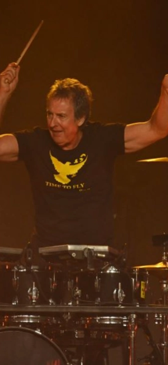 Умер барабанщик и сооснователь рок-группы Midnight Oil Роб Хирст