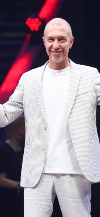 Сергей Соседов рассказал, что вынужден передвигаться с помощью костылей