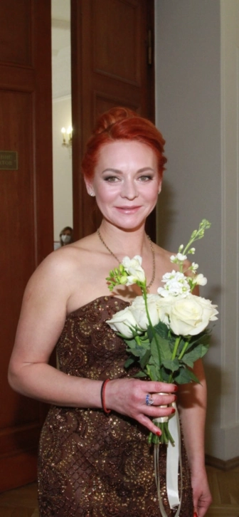 Марина Анисина раскритиковала Шнурова за исполнение песен Высоцкого