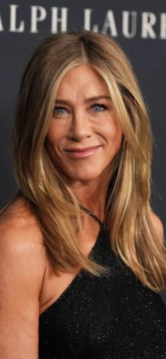 Пенсионер перевел 245 тысяч рублей мошенникам на лечение Дженнифер Энистон Пенсионер перевел 245 тысяч рублей мошенникам на лечение Дженнифер Энистон