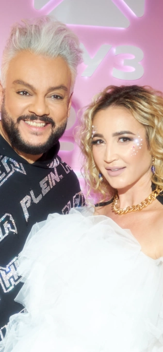 Филипп Киркоров и Ольга Бузова вышли в свет в свадебных образах: ВИДЕО