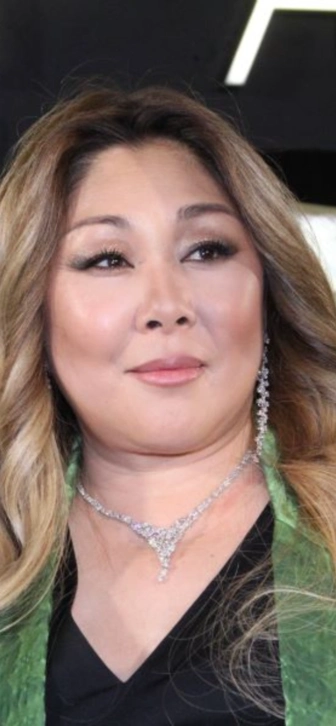 Аните Цой испортили дорогие костюмы перед юбилейным концертом: ущерб составил более 5 млн рублей