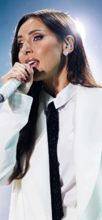 Алсу прервала выступление из-за инцидента в зрительном зале