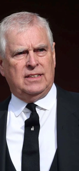 Из-за связей с Эпштейном королевские слуги отказываются обслуживать бывшего принца Эндрю