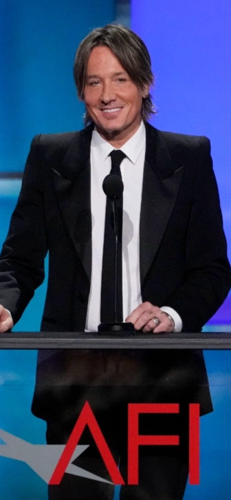 Экс-супруг Николь Кидман Кит Урбан начал жить с молодой возлюбленной