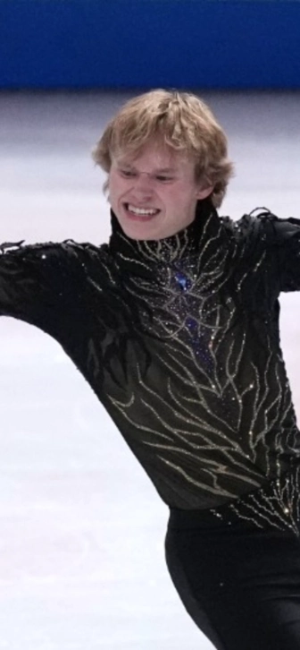 Российские звезды фигурного катания поздравили Илью Малинина с мировым рекордом Российские звезды фигурного катания поздравили Илью Малинина с мировым рекордом