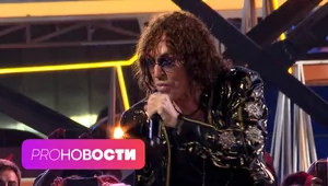 За что директор Валерия Леонтьева угрожал журналистам? И как артист выступил на «Новой волне»?
