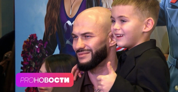 Как ведут себя почти разведенные Оксана Самойлова и Джиган? Что Натали попросила у Деда Мороза? Как ведут себя почти разведенные Оксана Самойлова и Джиган? Что Натали попросила у Деда Мороза?